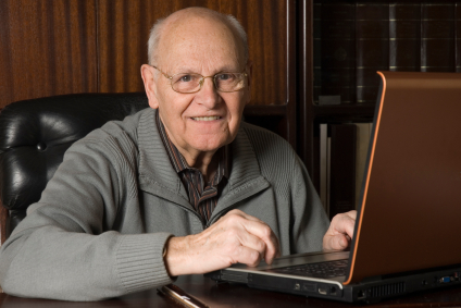 http://memorycareaz.com/care/wp-content/uploads/2010/11/Grandfather-on-computer.jpg